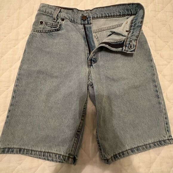 NWOT Levi’s Vintage High Waisted Denim Shorts 550 Student Relaxed Fit, Size W27 - Picture 4 of 16